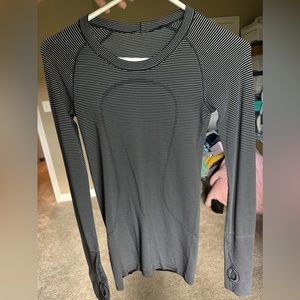 Lululemon Long Sleeve Swiftly- Black and White Striped Size: 2/4